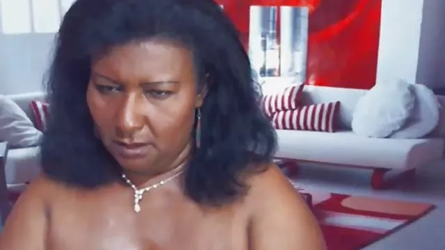Porno sin registro La perra de Perú vende su culo virgen