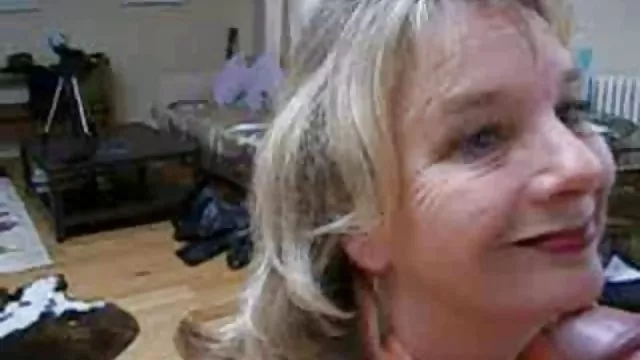 Porno sin registro Hacen el amor con la pasión, la chica tiene un culo jugoso!