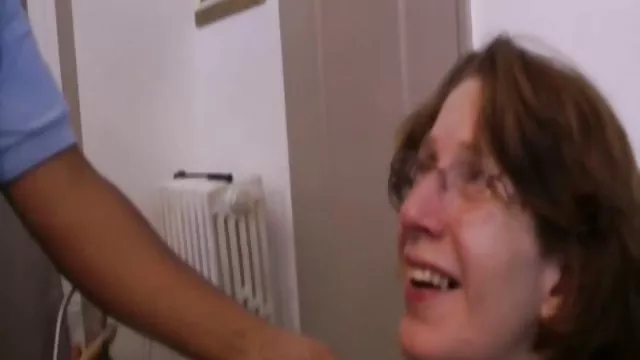 Porno sin registro Dedea el culo de su novio y luego monta sobre ella es una perra!